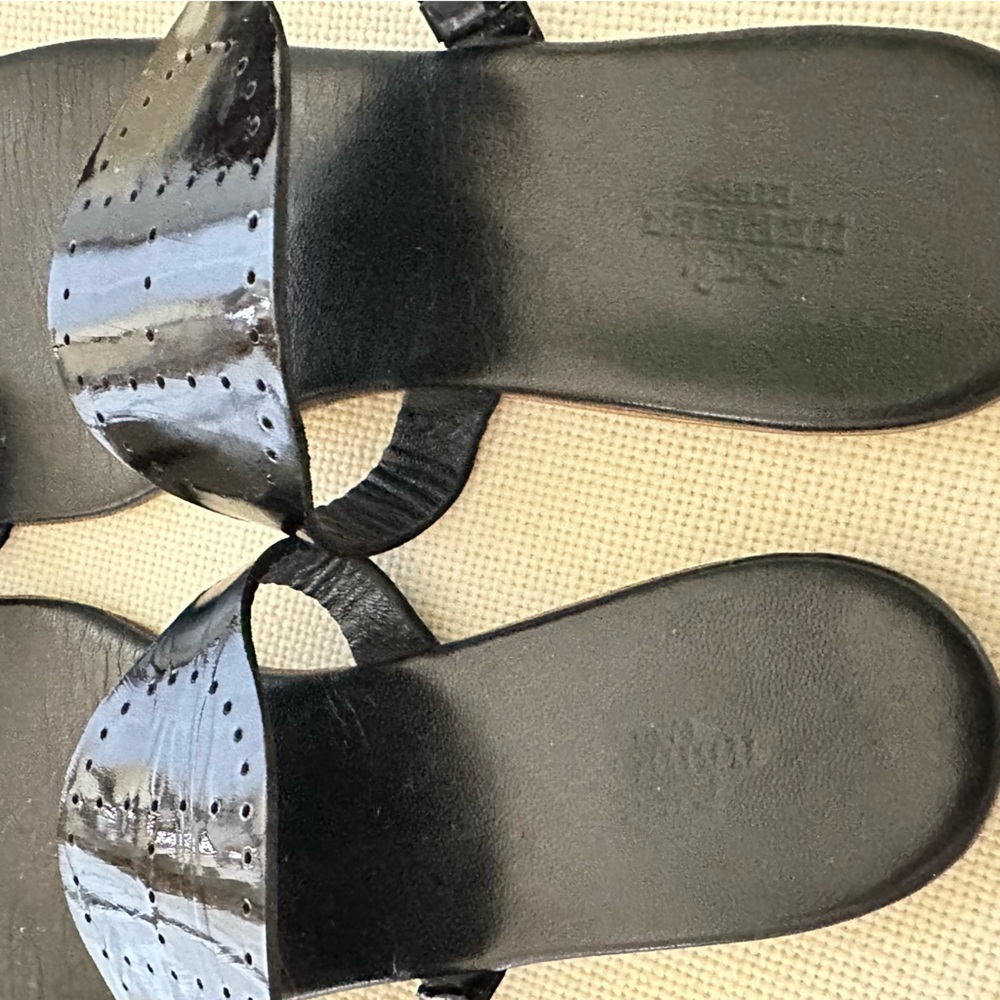 Hermes Patent Leather Flat Sandals🌸 - Picture 3 of 9